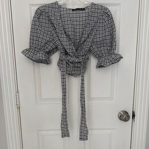 Haute Rogue Black/White Plaid Short Puff Sleeve Wrap Top Sz M NEW WITHOUT TAGS